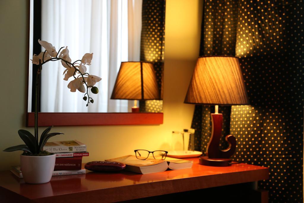 Hotel Apollonia Priștina Cameră foto